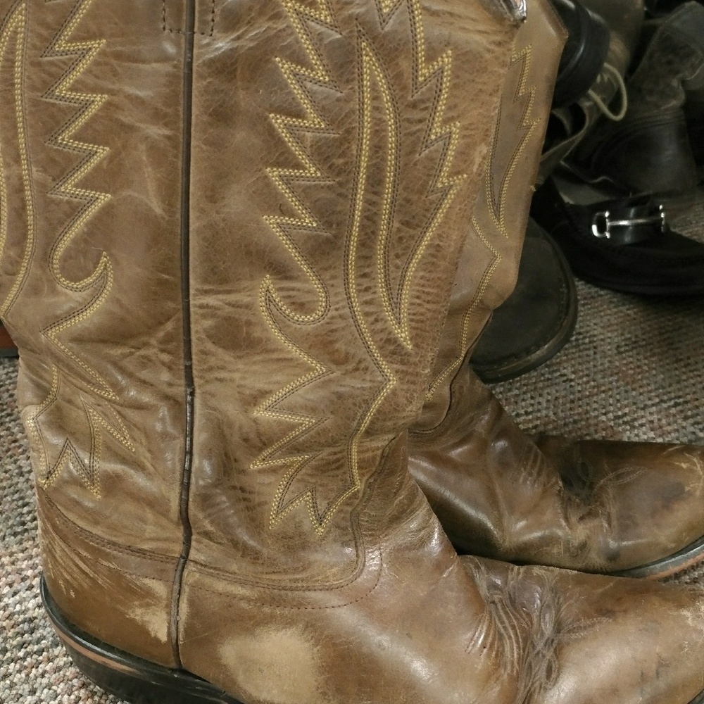 Cowboy boots 10 1/2 Old West brand